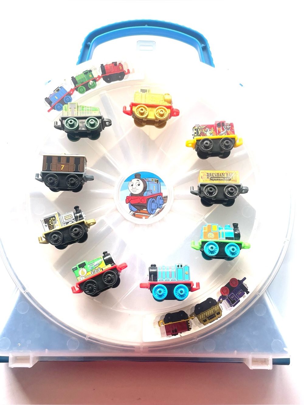Thomas & Friends case: Includes 9 trains total. One gold train